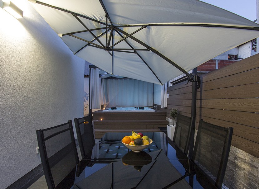 Apartment L