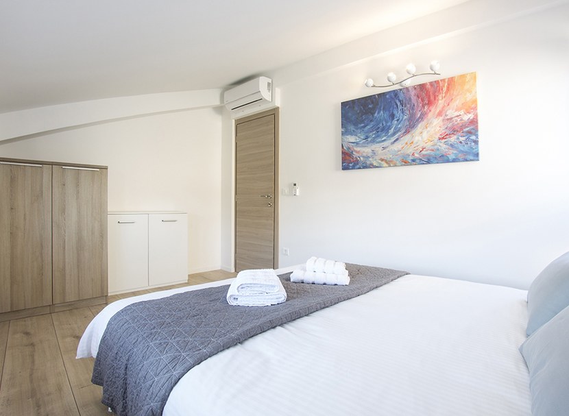 Apartment L